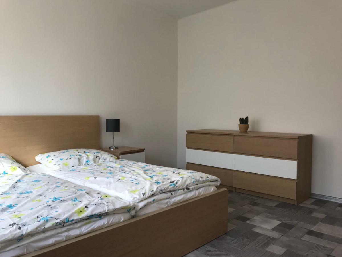 Apartman Havlickova كارلوفي فاري المظهر الخارجي الصورة