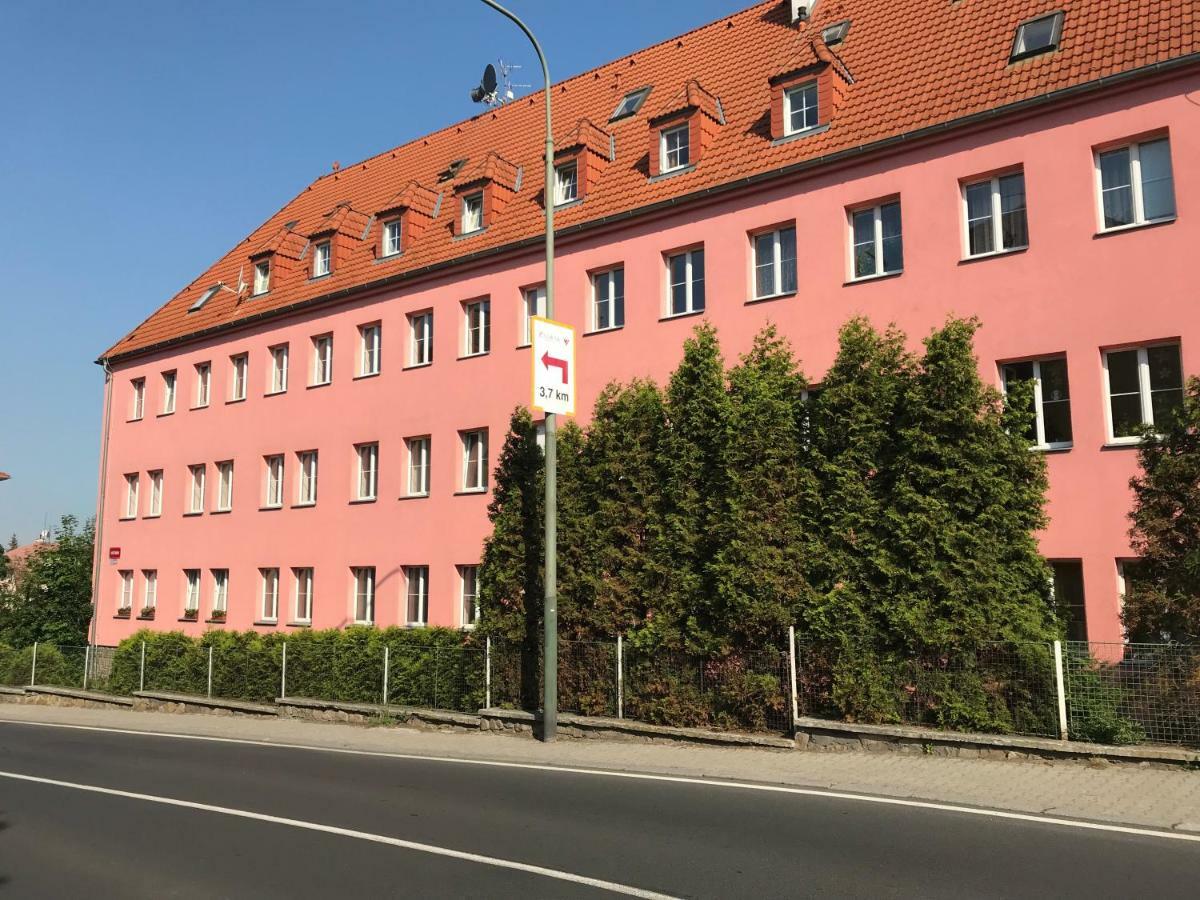 Apartman Havlickova كارلوفي فاري المظهر الخارجي الصورة